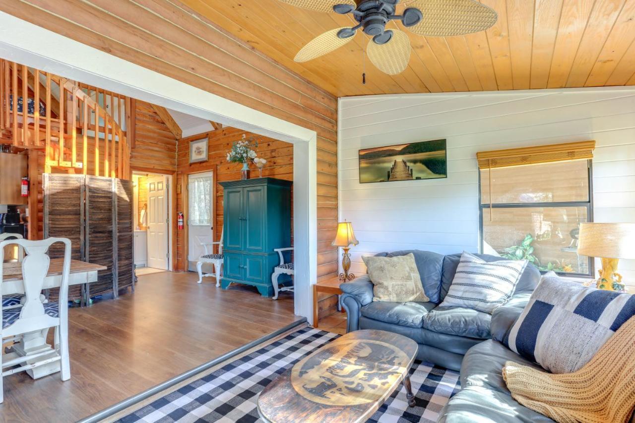 Okeechobee Cabin With Patio And Community Pool! エクステリア 写真